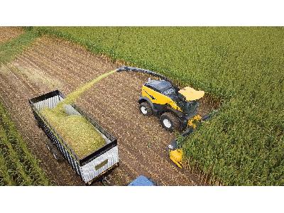 New Holland. Socios perfectos para ensilaje: en Agritechnica presenta el cargador de ruedas para forraje W170D+ y los nuevos modelos de cosechadora de forraje FR.