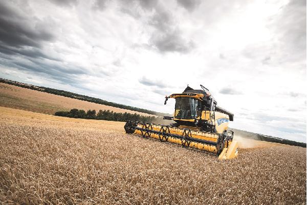New Holland se afianza en el liderato de la recolección en España